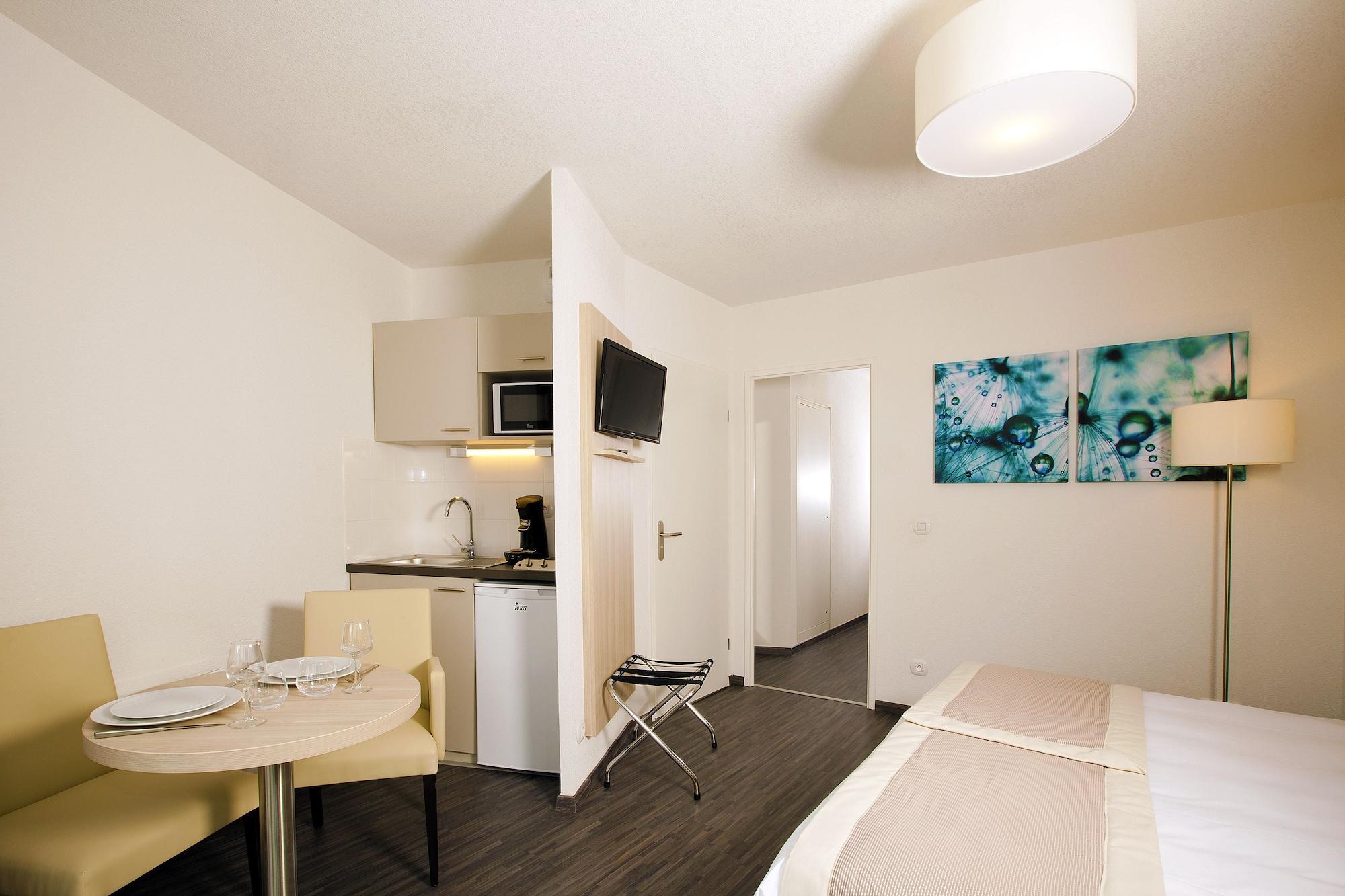 Residhome Neuilly Bords De Marne מראה חיצוני תמונה