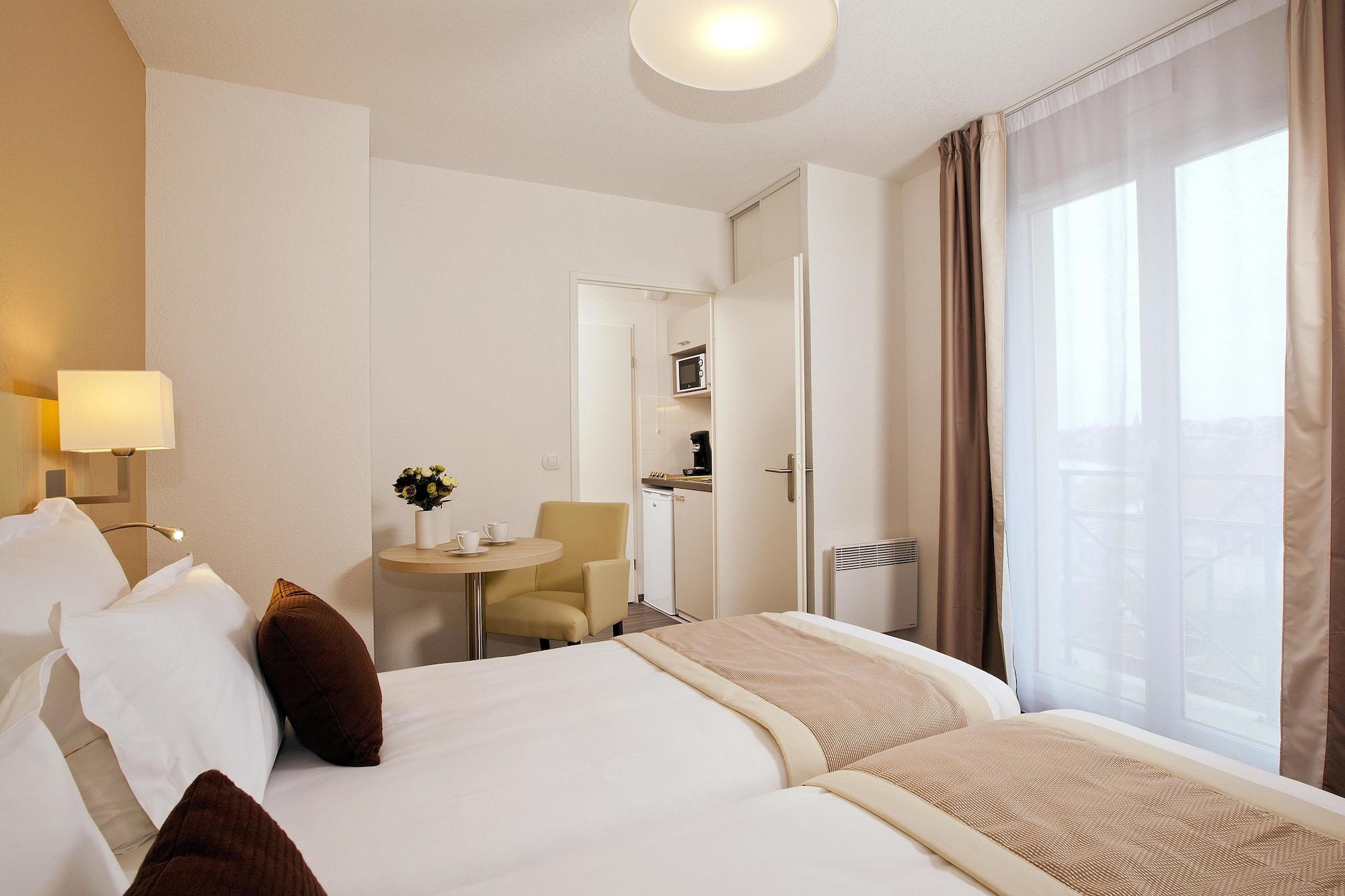 Residhome Neuilly Bords De Marne מראה חיצוני תמונה