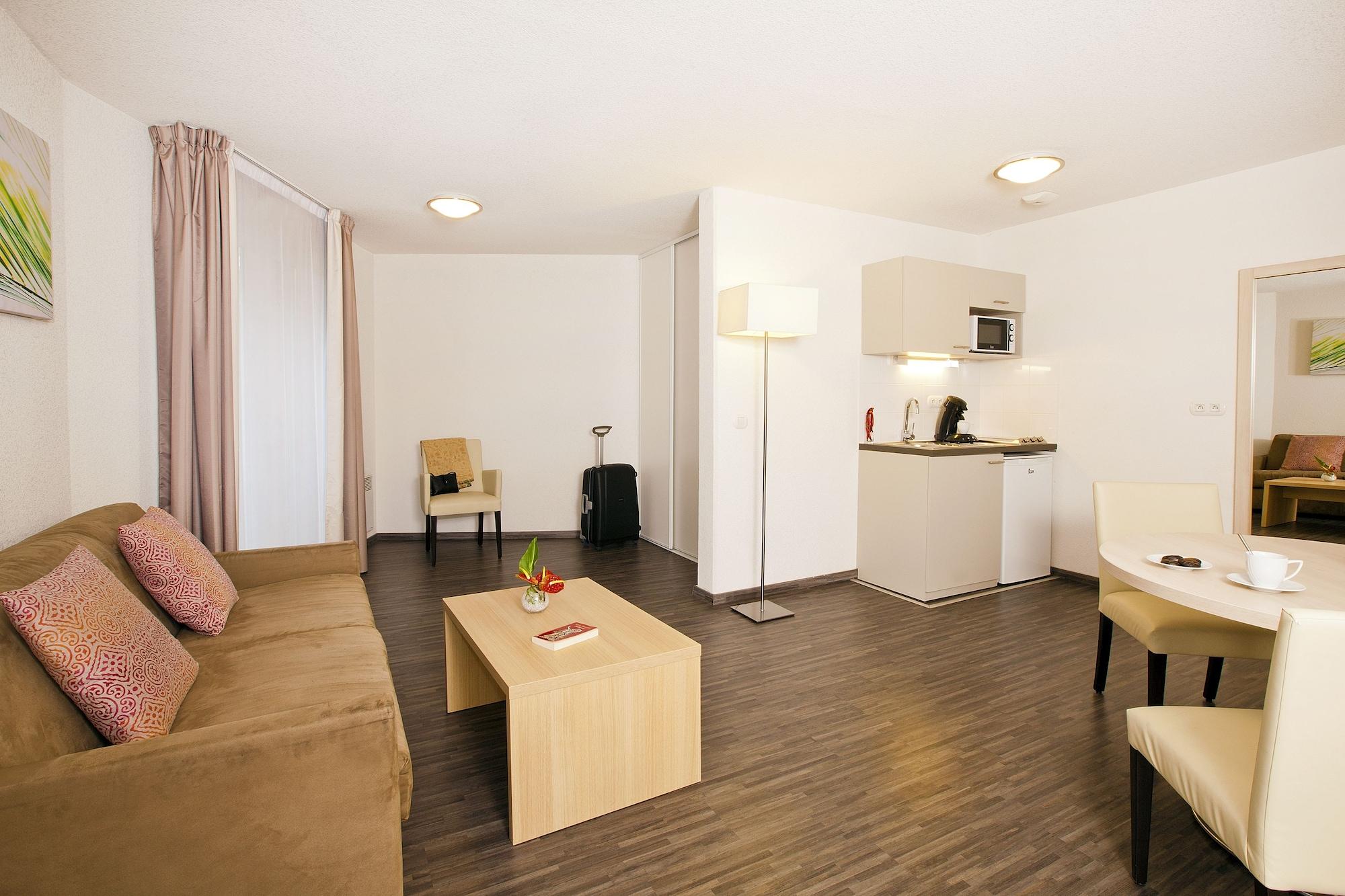 Residhome Neuilly Bords De Marne מראה חיצוני תמונה