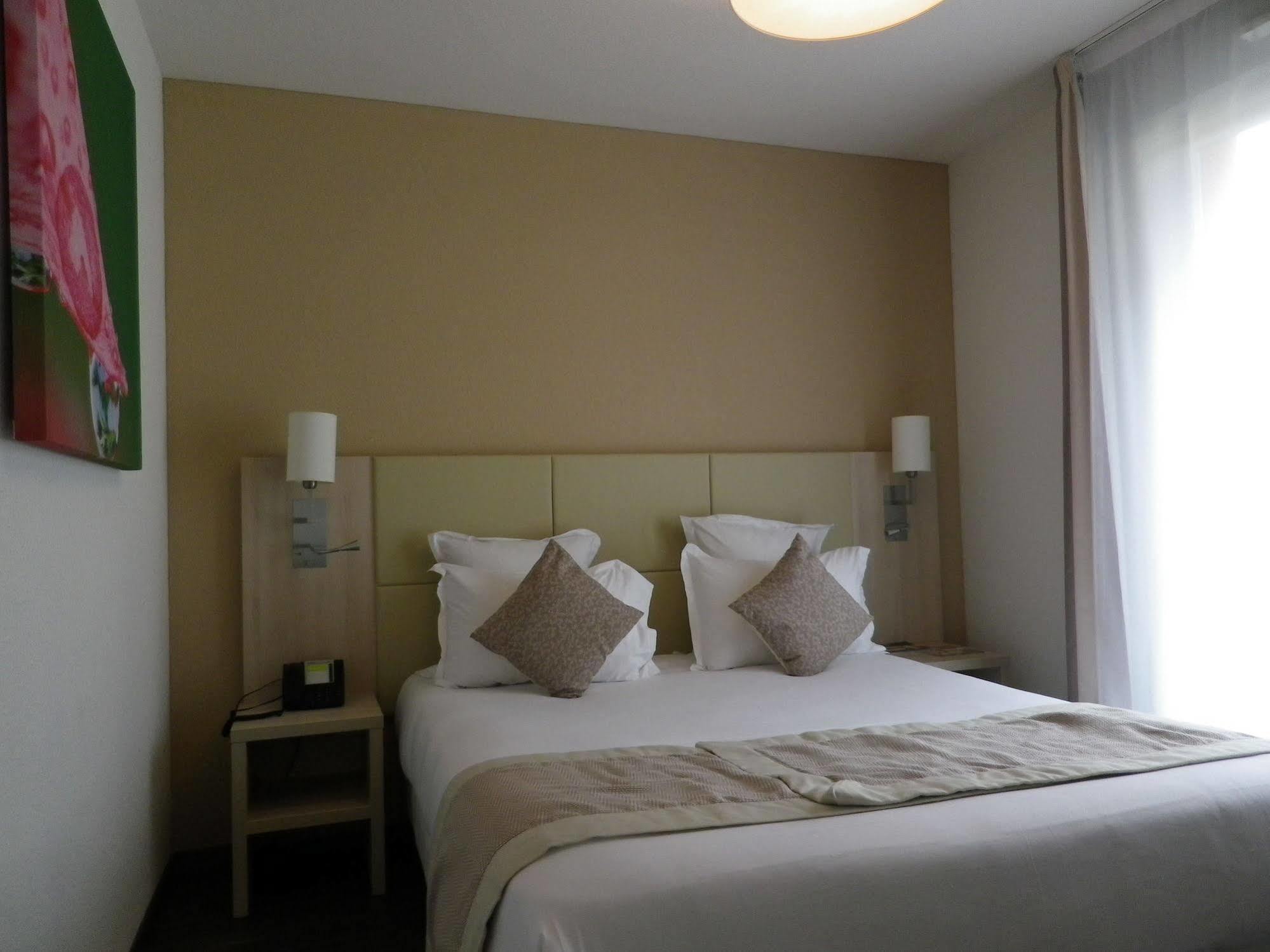 Residhome Neuilly Bords De Marne מראה חיצוני תמונה